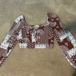 Pacsun long sleeve branch and white top